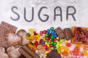 Suhkru liigtarbimine vähendab kollageeni struktuuri elastsust, soodustades kortsude teket.